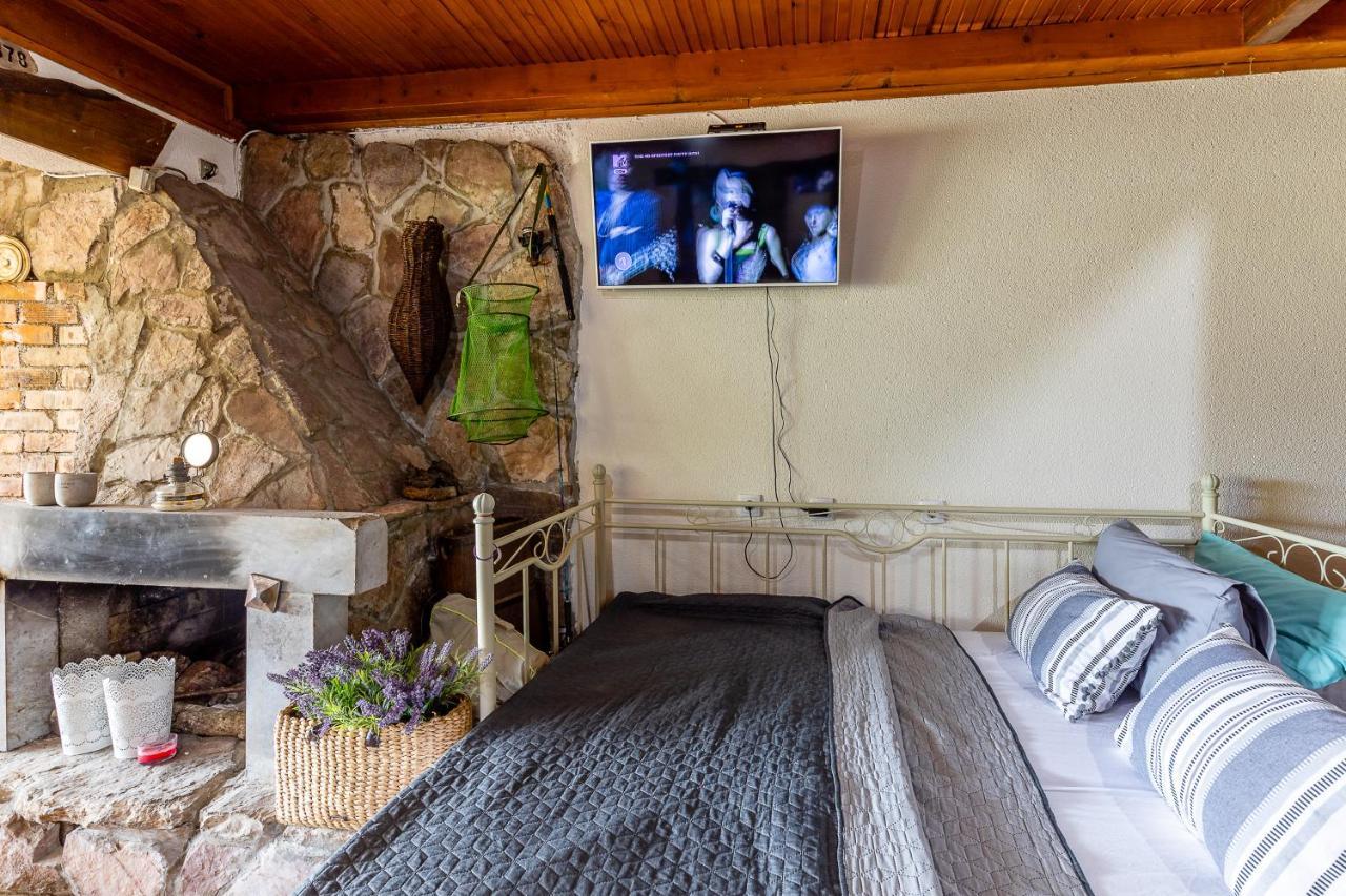 Lake House Buric Vranjina Exterior photo